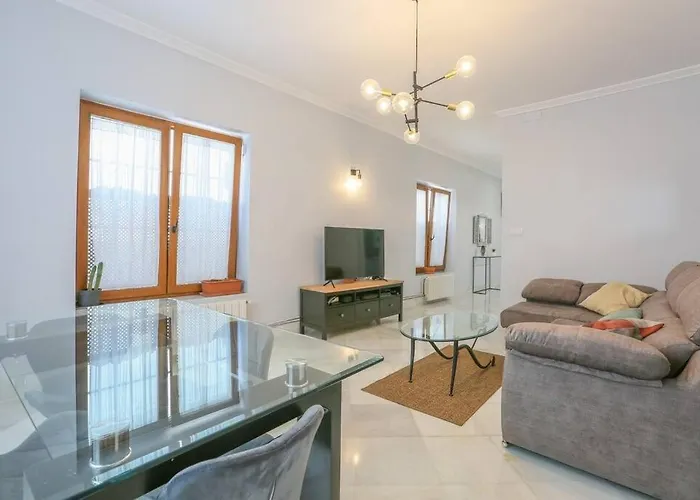 Riverwalk Suites - Puente Triana